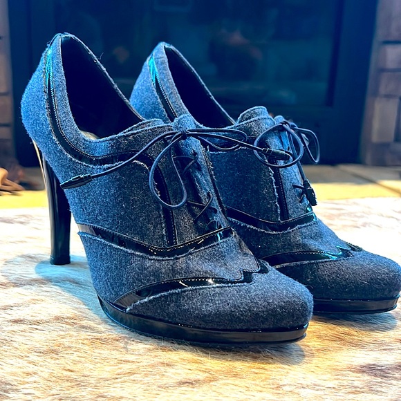 Stuart Weitzman for Neiman Marcus flannel platform bootie size 8 1/2. Gray - Picture 1 of 10